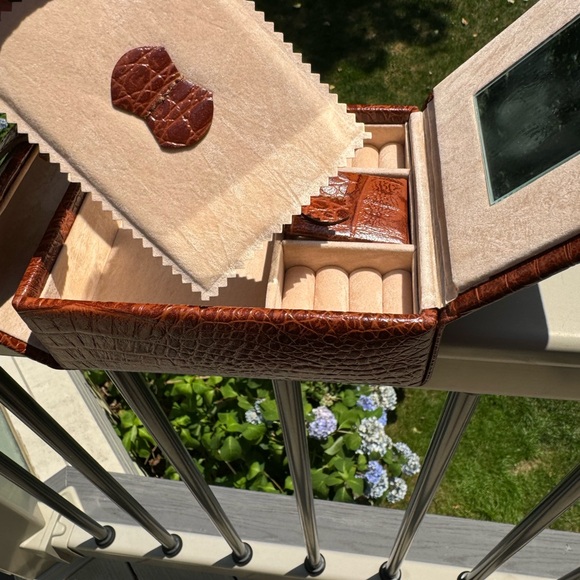 Travel Jewlery Case Brown Box Compact with Mirror Faux Leather - Picture 9 of 12